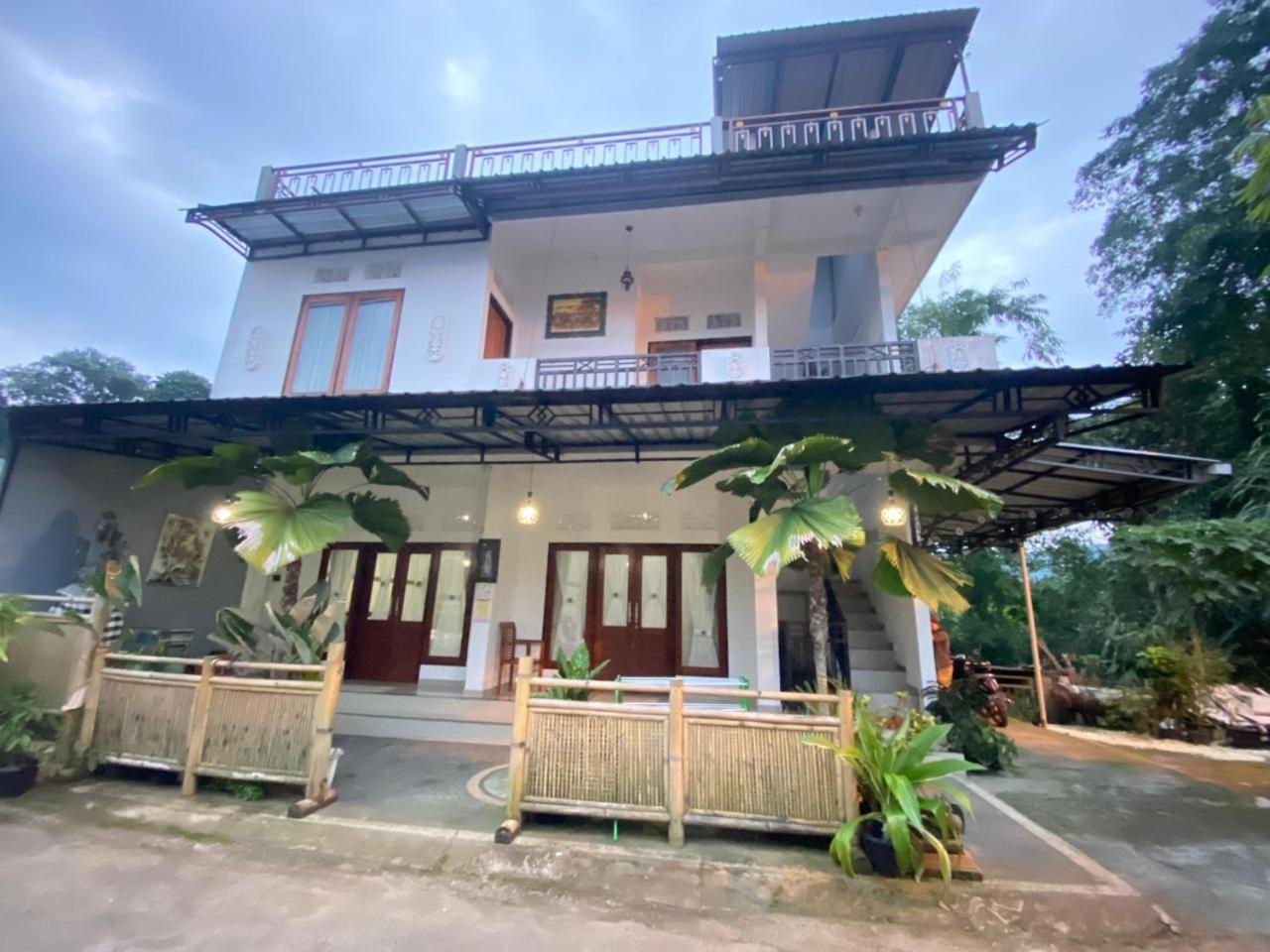 Sri Sedana Guest House Sidemen  Eksteriør billede